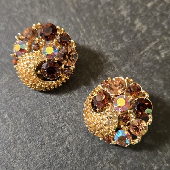 Lisner Vintage Elegant Gold and Brown Crystal  Clip On Earrings - Picture 9 of 13